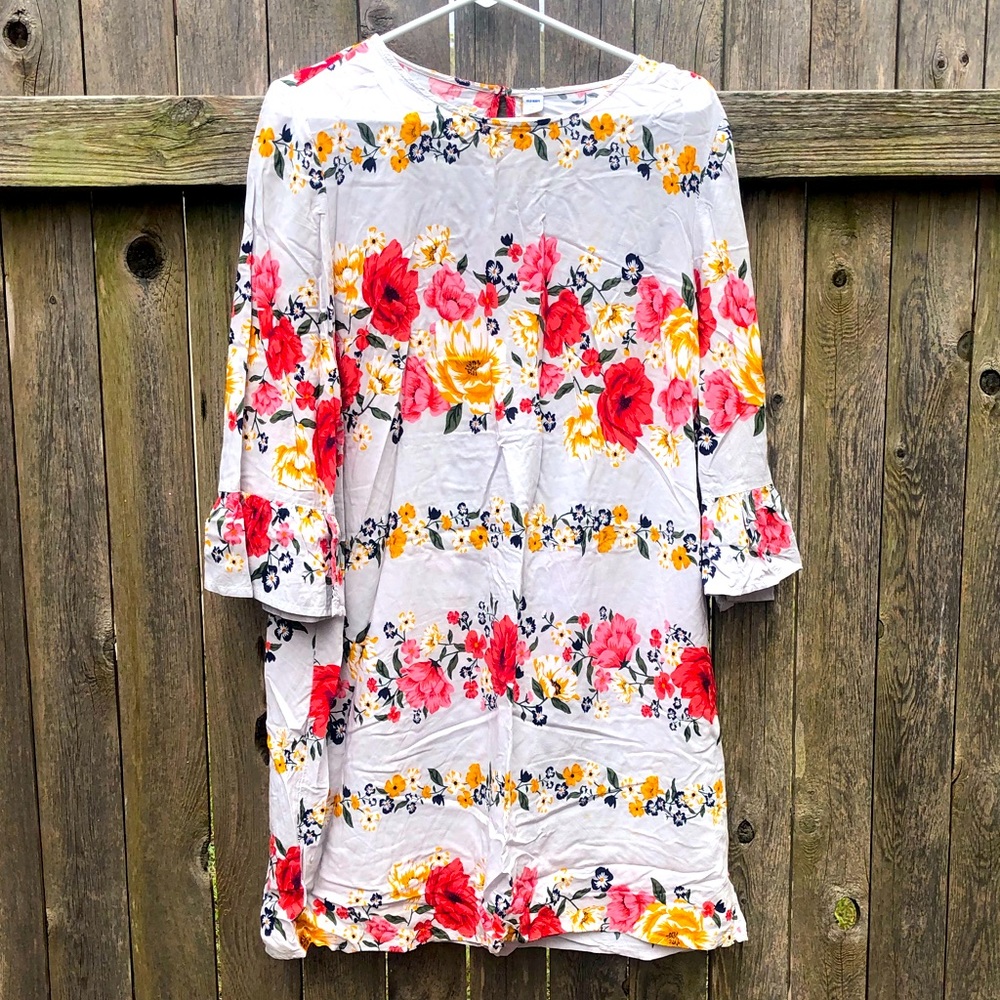 Light blue floral Old Navy long sleeve dress. Sz L